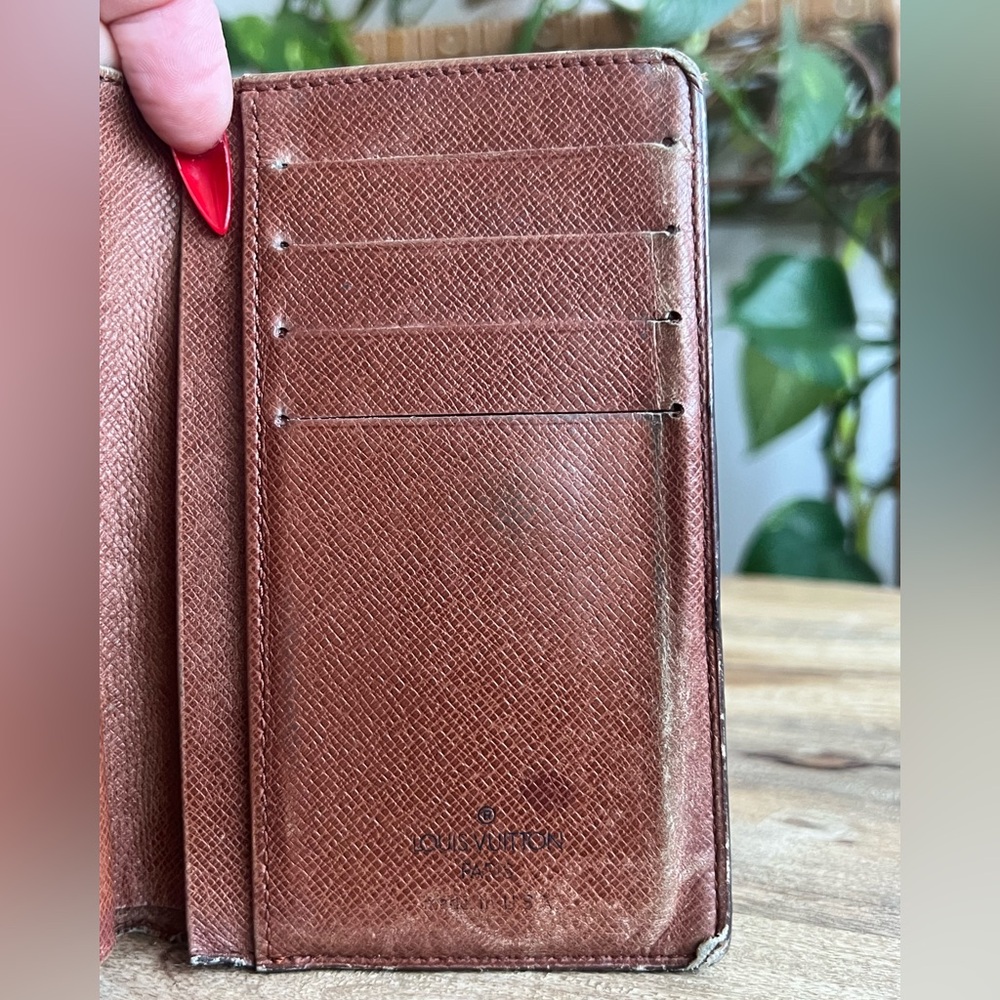Louis Vuitton Vintage Monogram Wallet Flawed - Picture 5 of 17
